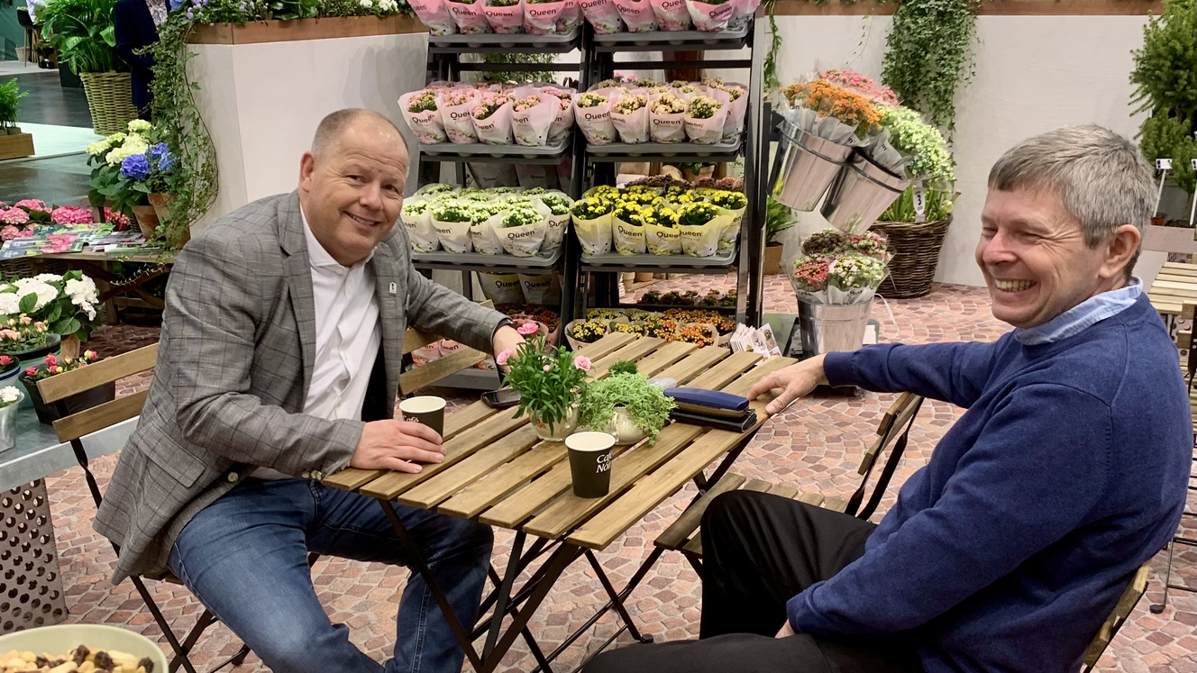 Flora_Dania_Joint_Stand